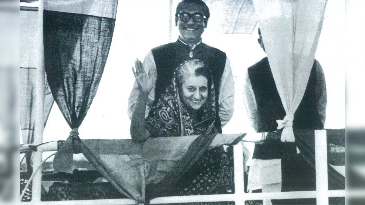 Sheikh Mujibur Rahman Bangladesh Founding Leader With Indira Gandhi.