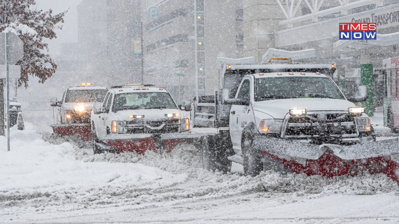 WintWinter Storms in US: Tornadoes, Blizzards Strike Eastern and Central US, 12 States on High Alert