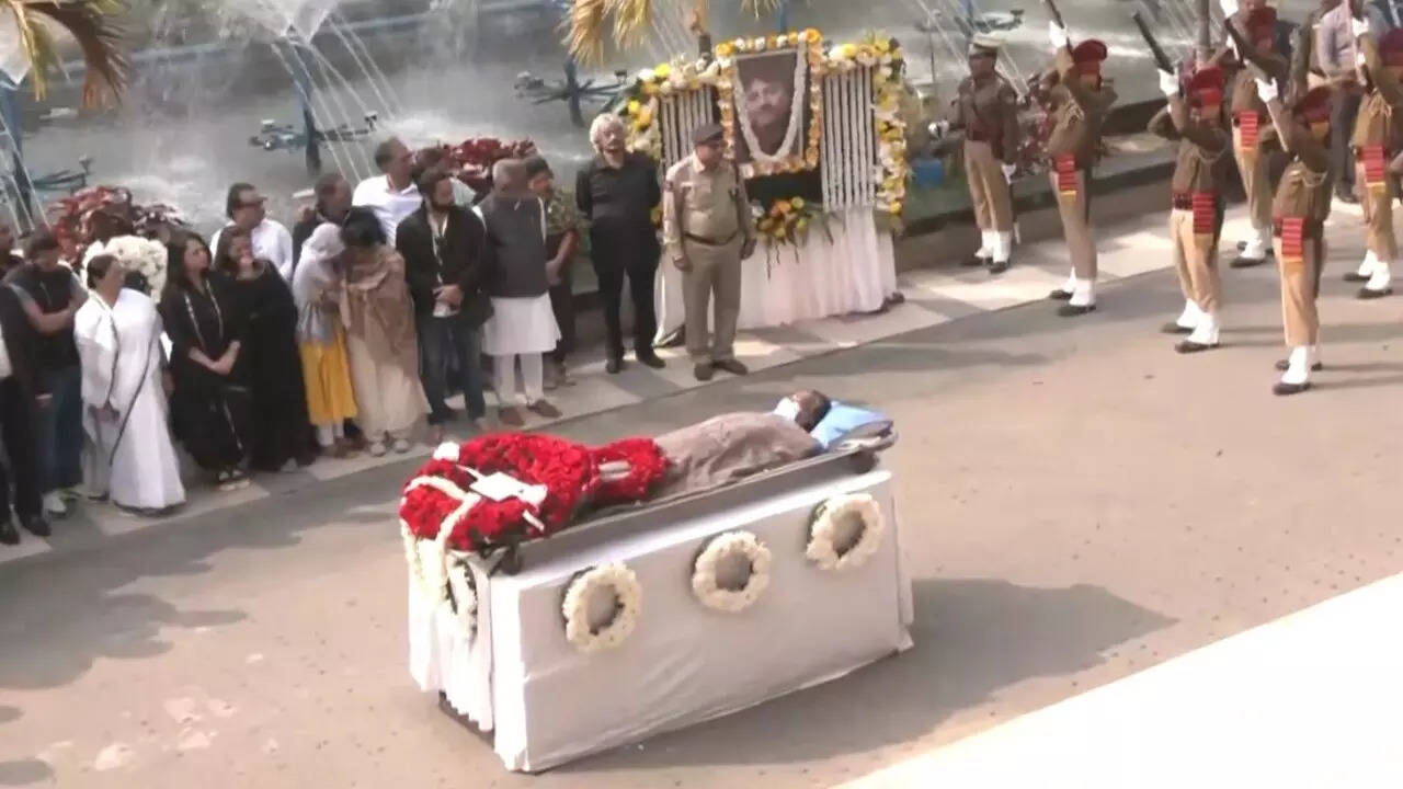 Ustad Rashid Khan Funeral: Renowned Music Maestro Receives State Honours In Kolkata Burial