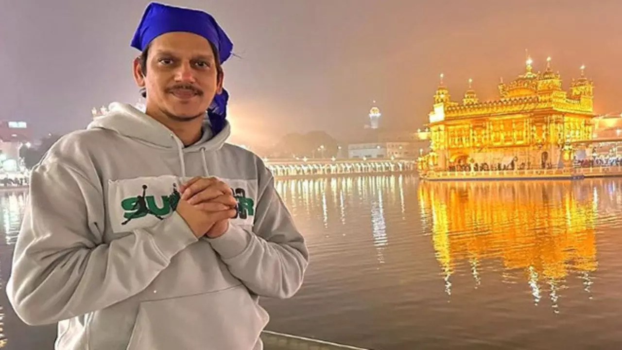 Vijay Varma Seeks Blessings at Golden Temple, Girlfriend Tamannaah Bhatia Expresses Love