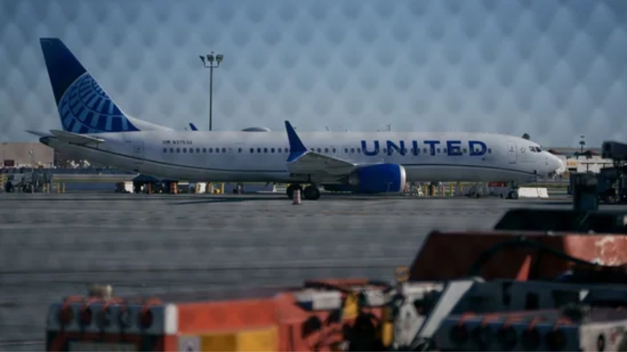 United Airlines Flight Makes Emergency Landing After Open Door Alert