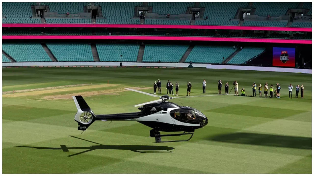 David Warner Helicopter