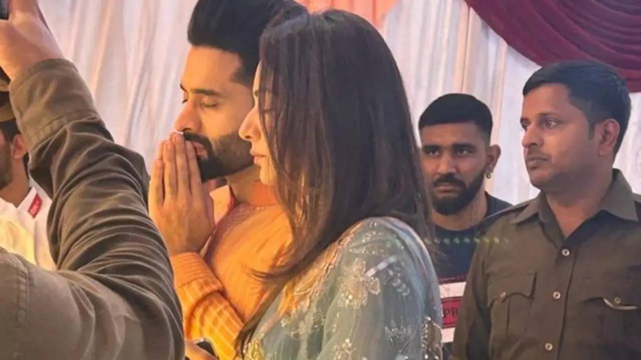 Rakul Preet, Jackky Bhagnani Attend Ram Mandir’s Replica Rath Flag Off Ceremony In Mumbai Amid Wedding Rumours