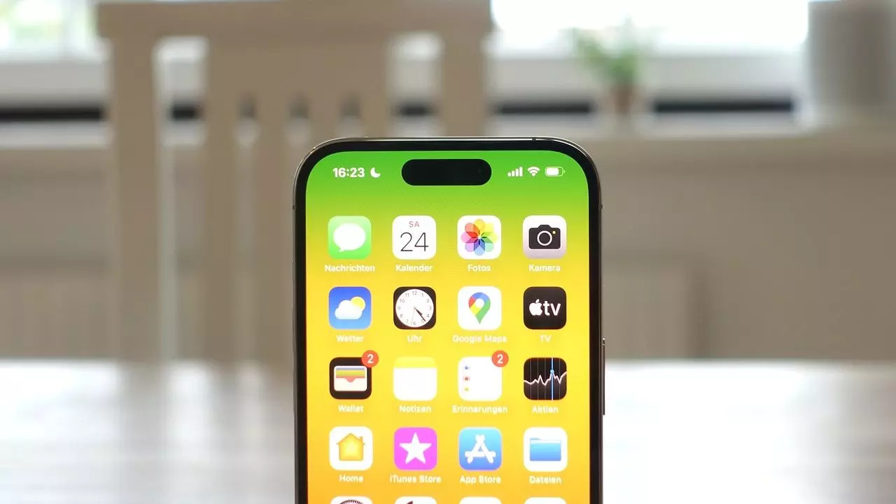 iPhone 16