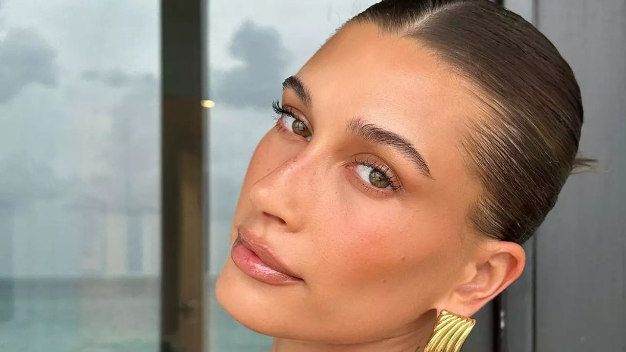 Hailey Bieber slaying the latte makeup look (Image Credit - Instagram)