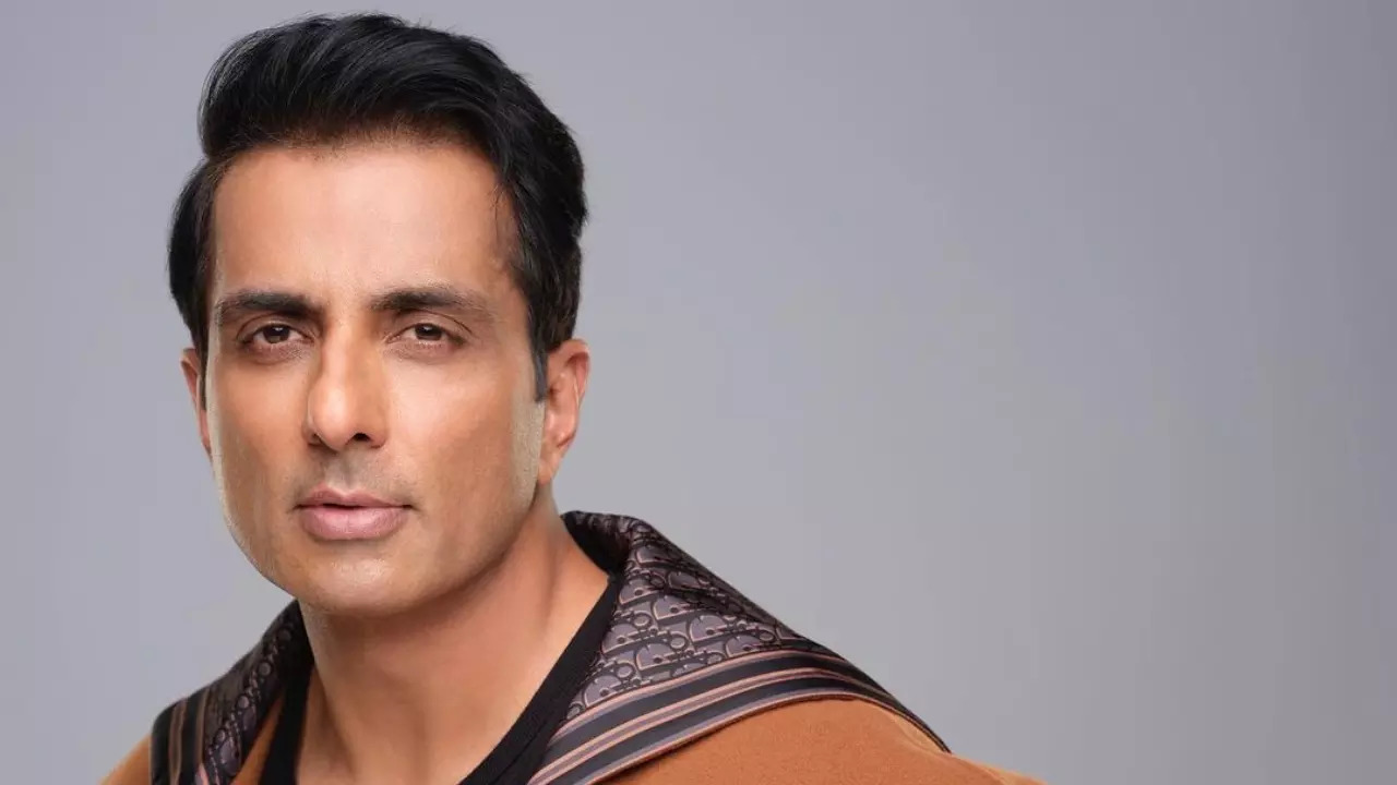 Sonu Sood Urges People 'To Be Polite With Airlines Crew' After Being Stuck At Airport For 3 Hours