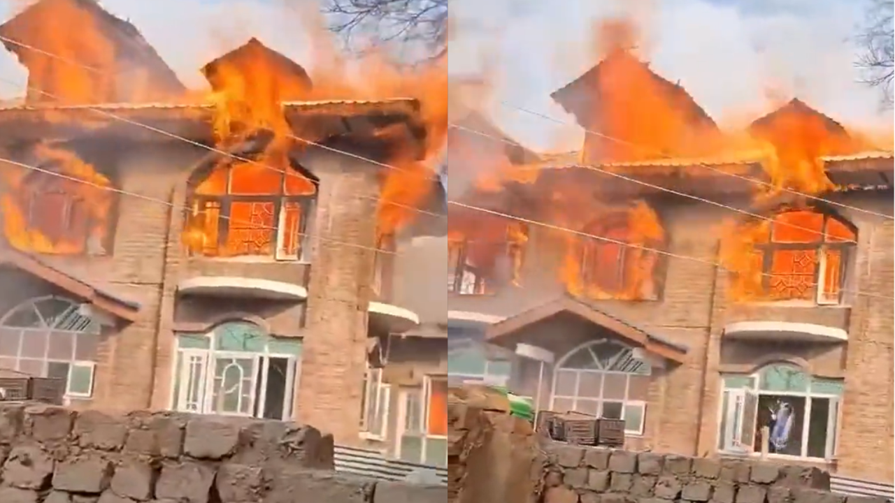 Massive Fire Breaks Out In Jammu and Kashmir’s Budgam, Three Houses Gutted | VIDEO