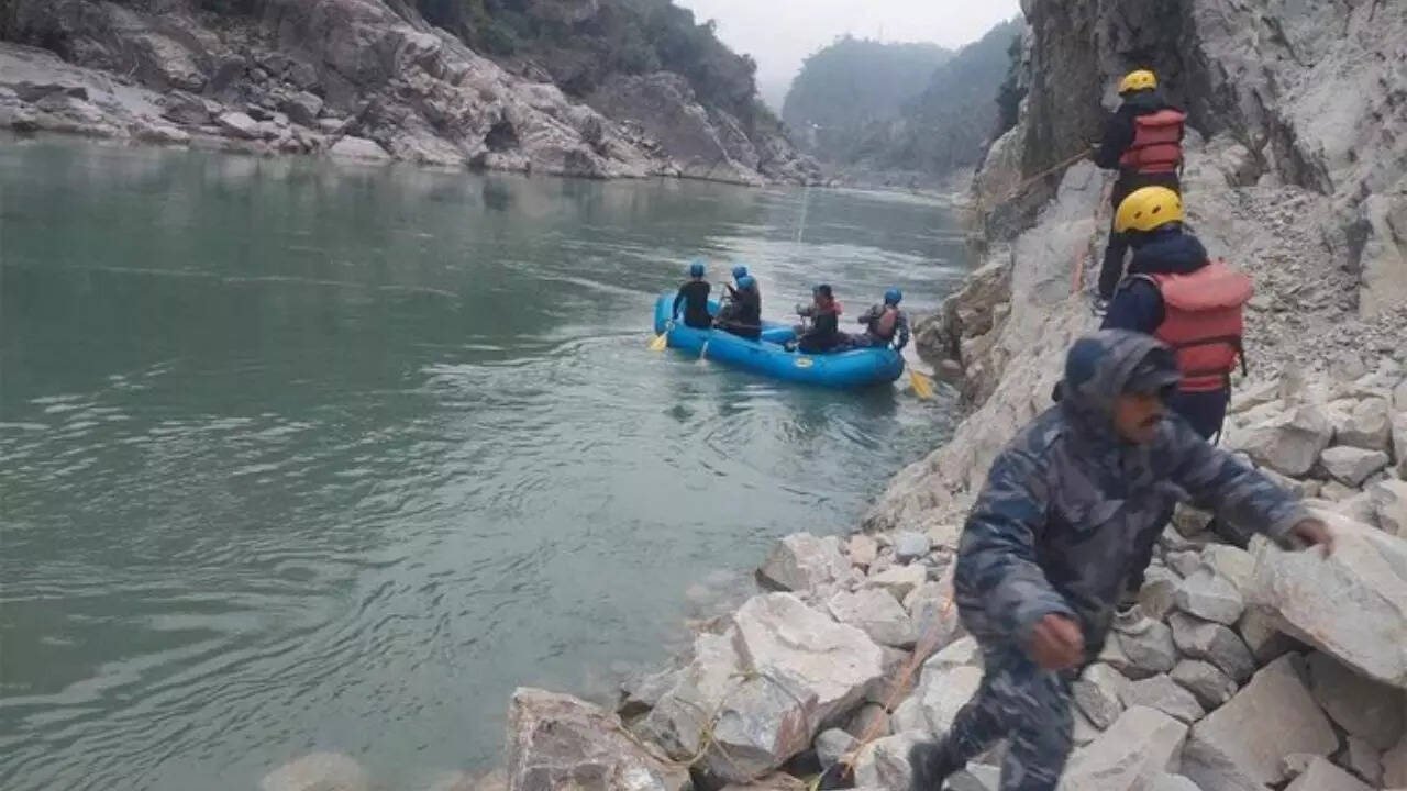 Nepal Police Finds Jeep With Indian Number Plate In Trishuli River