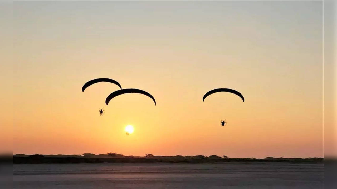 Indian Army Holds Paramotor Expedition From Arunachal's Kibithu to Gujarat's Kutch