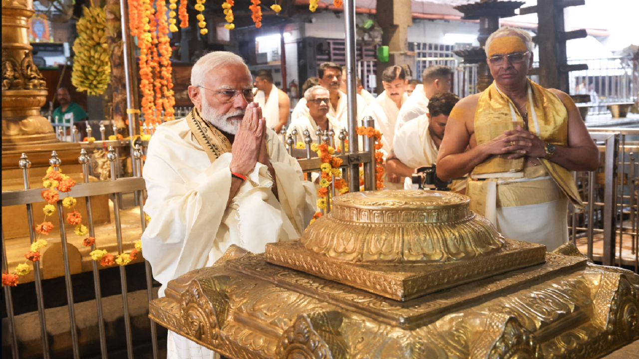 PM Modi visited Guruvayur Temple in Kerala.