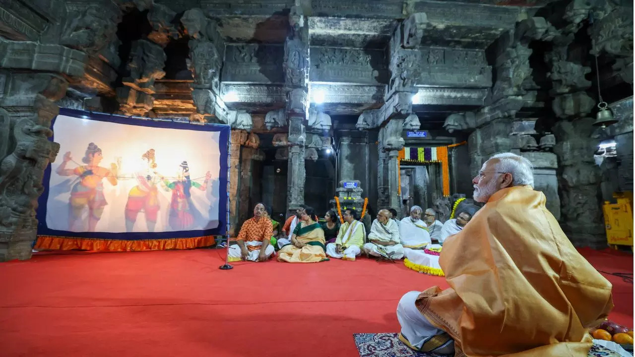 PM Modi at Lepakshi Veerbhadra Temple