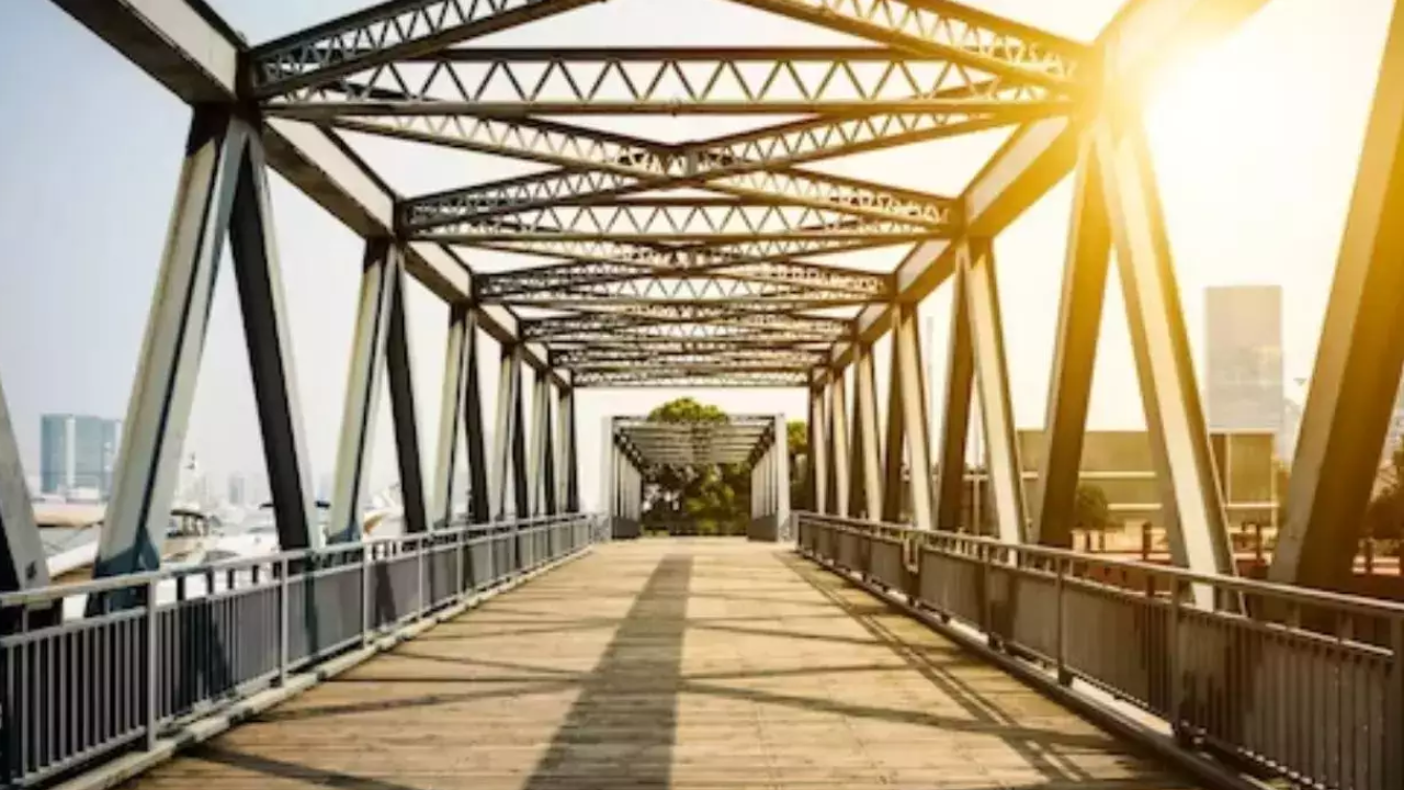 The first girder of the crucial east-west connector was launched on the intervening night of December 2 and 3. (Representational Image)