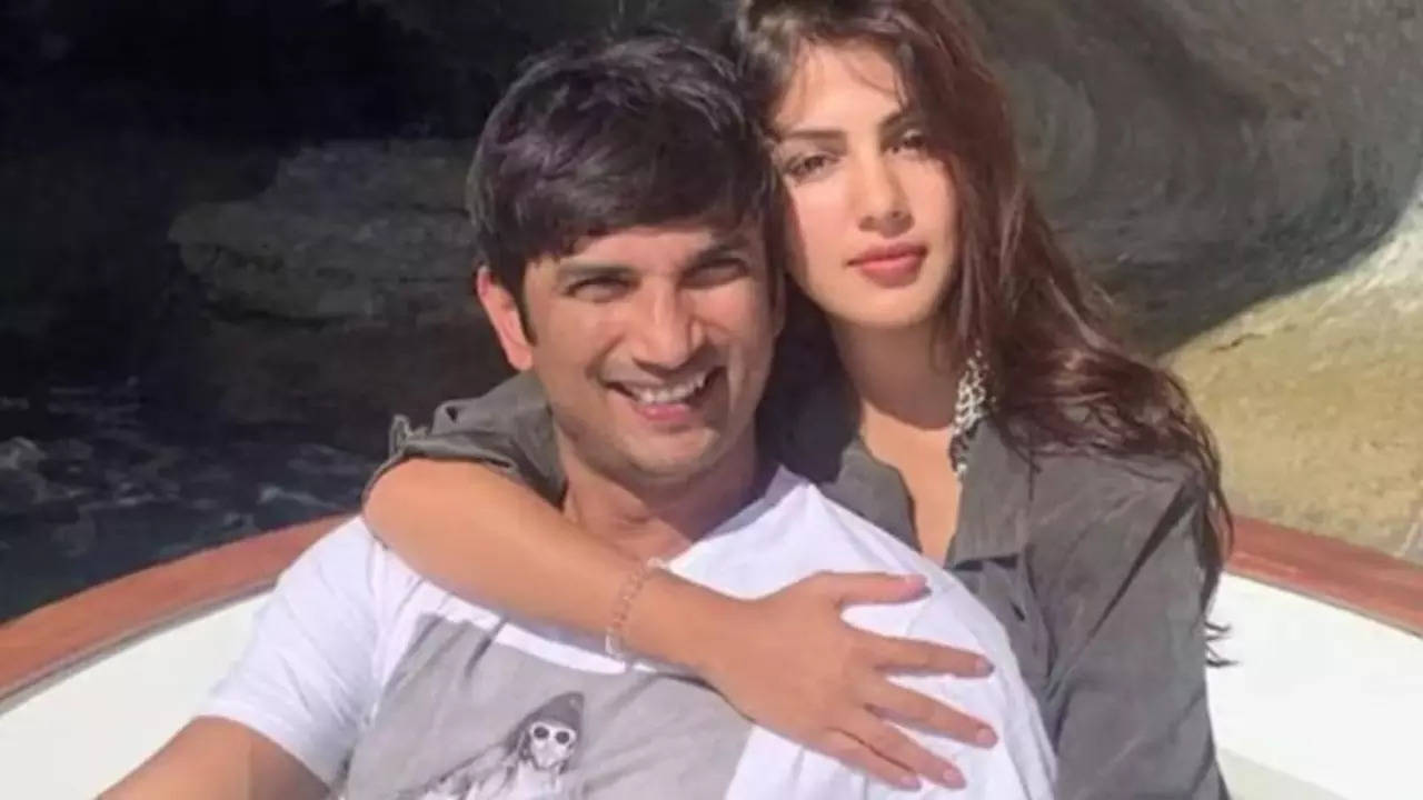 On Sushant Singh Rajput's Birth Anniversary, Rhea Chakraborty Remembers Him. See Her Post