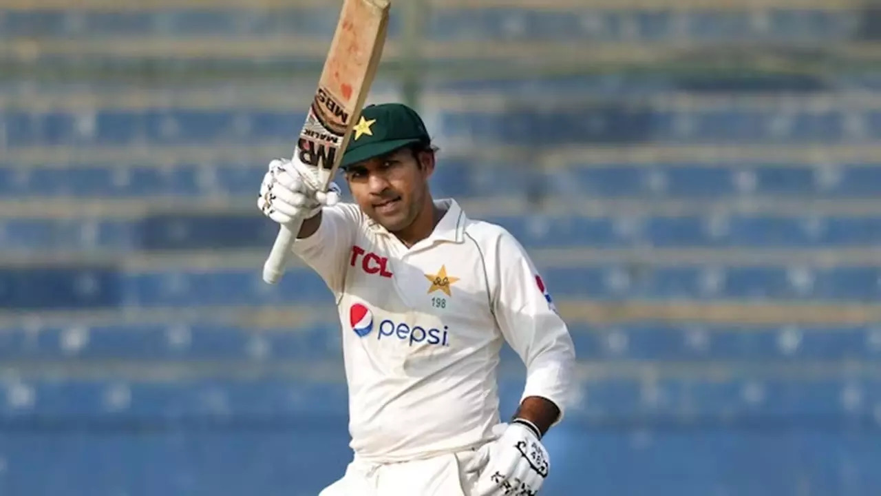 Sarfaraz Ahmed Refutes UK Move