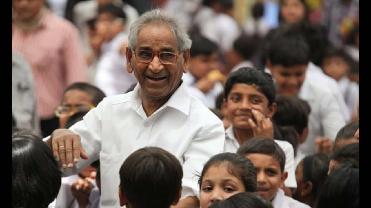 Jagdish Gandhi: CMS Founder Jagdish Gandhi Dies at 87, his Journey from 5 Students in 1959 to Building World's Largest School | Education News, Times Now