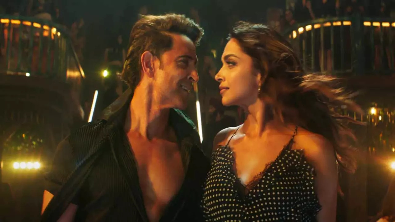 Fighter Tickets For 2400! HIGHEST Ticket Prices For Hrithik, Deepika Film In Delhi, Mumbai, Chennai, Kolkata