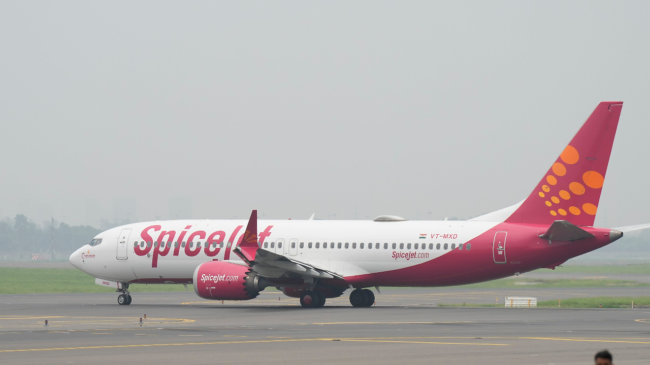 BREAKING News | Bomb Scare In Darbhanga-Delhi Flight Before Republic ...