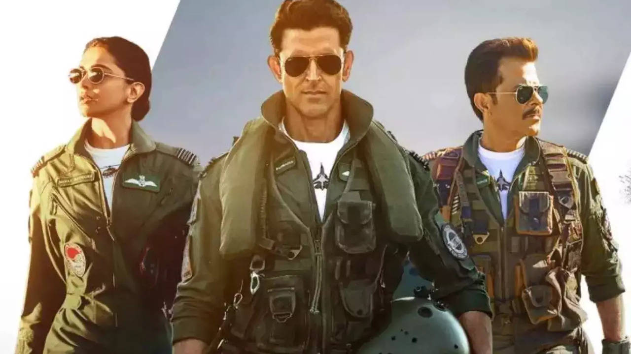 Fighter Movie Review LIVE Updates Hrithik, Deepika's Patriotic Film