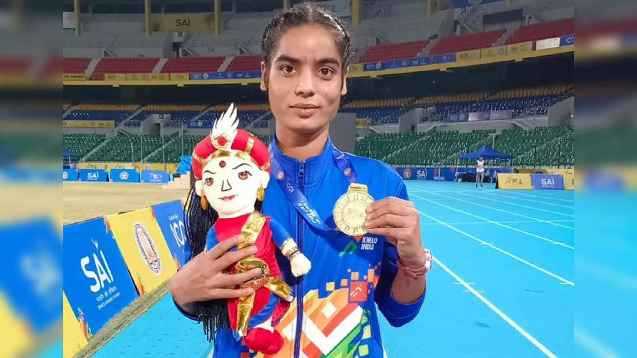 Bihar farmer's daughter Durga Singh runs into record books with 1500m gold  in KIYG 2023