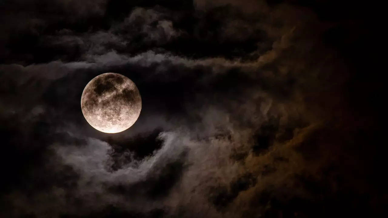 First Full Moon 2024 Wolf Moon 2024 Time in India, How To Watch First