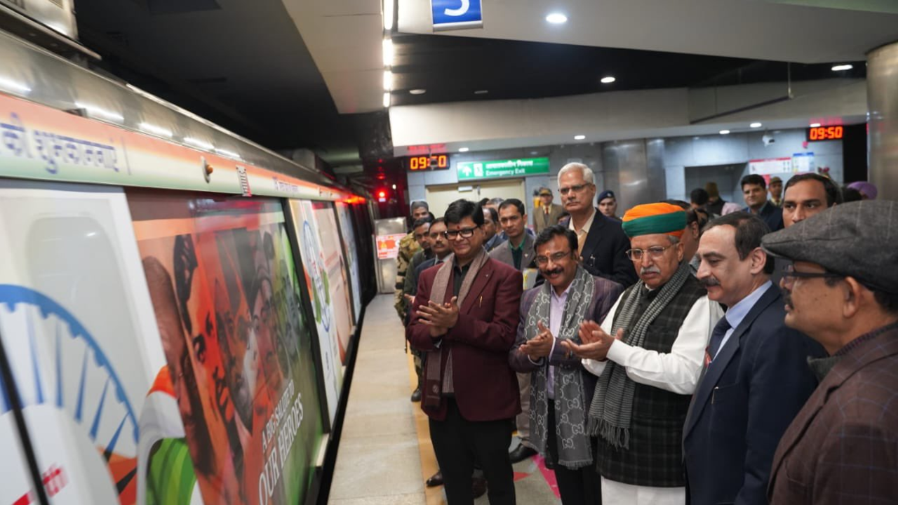 The special train was flagged off from the Mandi House Metro Station (Credits:Twitter/@OfficialDMRC)