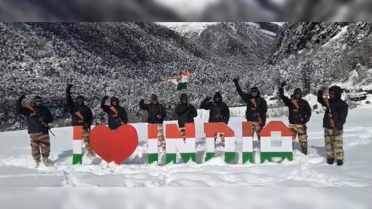 On R-Day, Himveers Roar At India-China Border | Watch