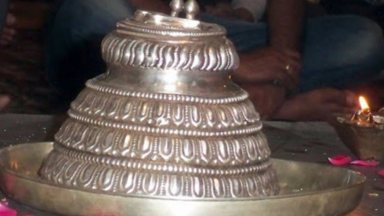 southern temple interesting facts why keep crowns on the heads of