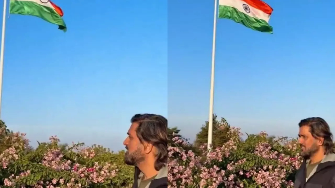 dhoni tricolour