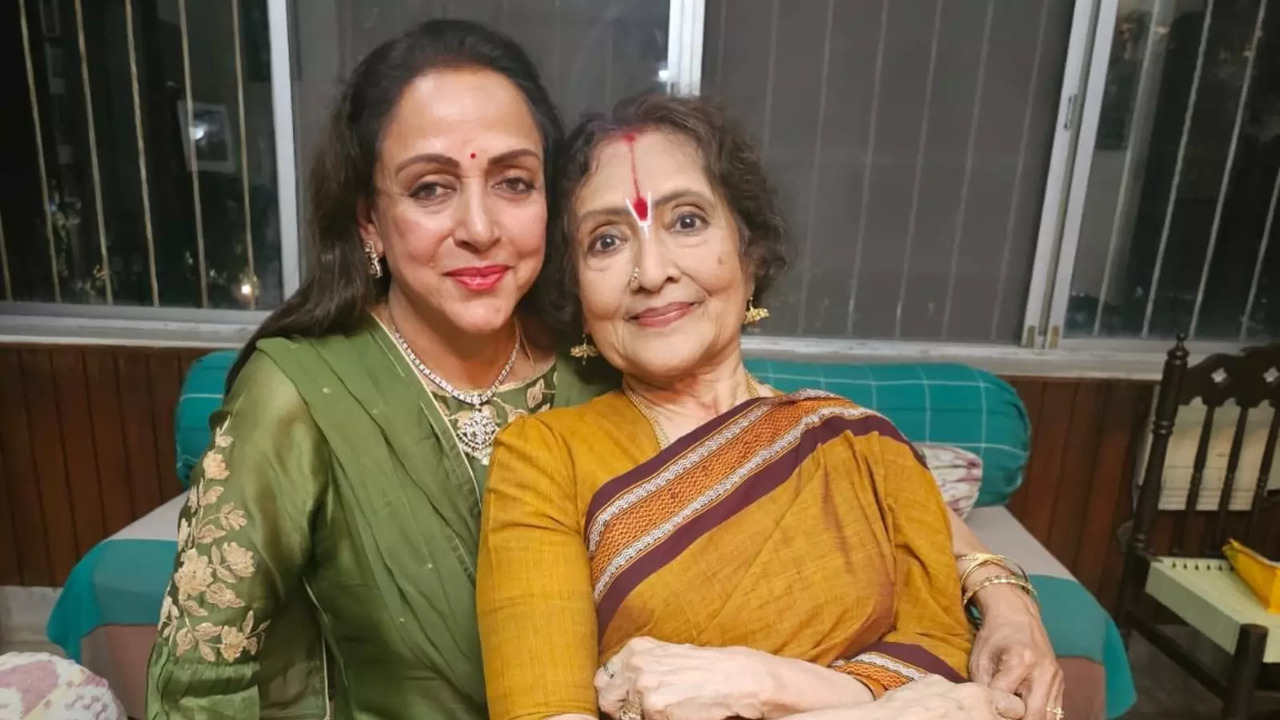 Vyjayanthimala: Hema Malini Praises Idol Vyjayanthimala On Padma Vibhushan:  She Has Done Everything Her Own Way | Hindi News, Times Now