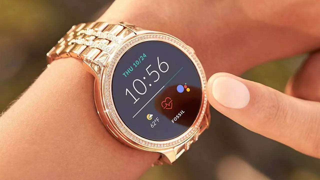 Fossil Bids Farewell to Smartwatches, Shifts Focus to Traditional Timepieces and Jewellery | Technology & Science News, Times Now