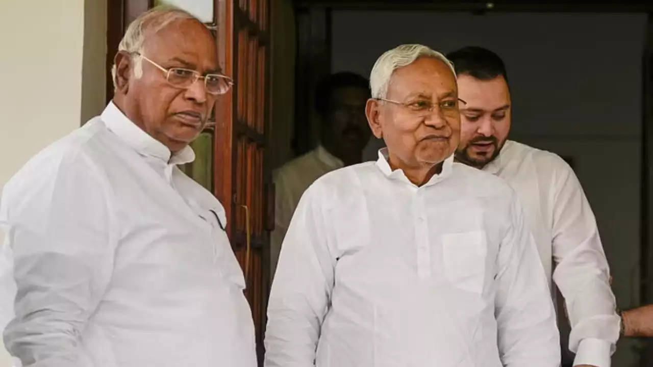 Congress' First Reaction On Nitish Kumar's Exit