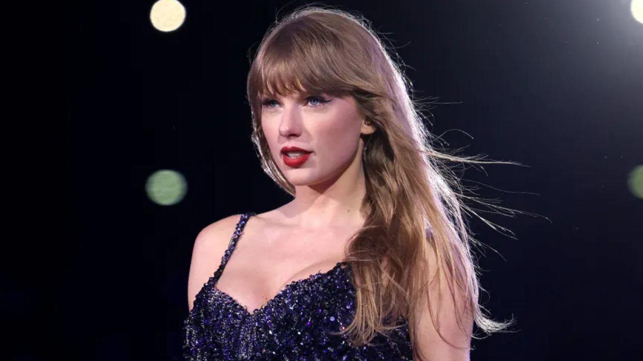 Taylor Swift BANNED From Twitter Search After Explicit Deepfake Images Go Viral