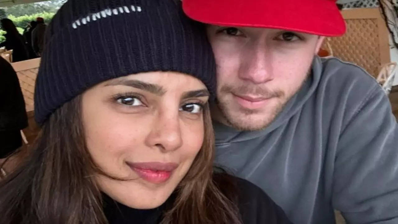 Priyanka Chopra reacts to fans chanting 'Jiju-Jiju' during Nick Jonas' performance at Lollapalooza India