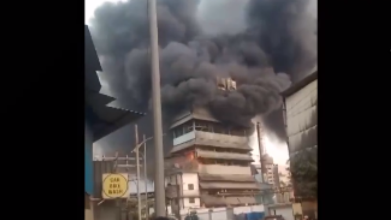 Massive Fire Breaks Out At Chemical Company In Pawane Midc.