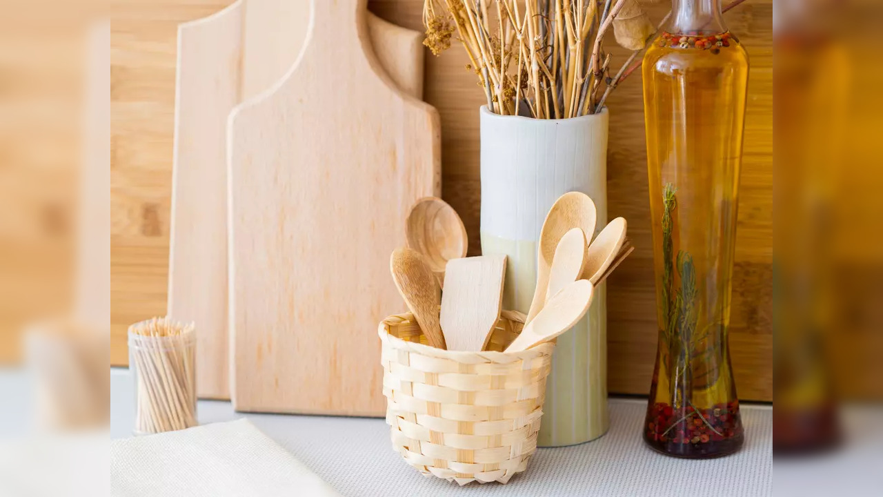 6 Innovative Hacks To Clean Wooden Utensils