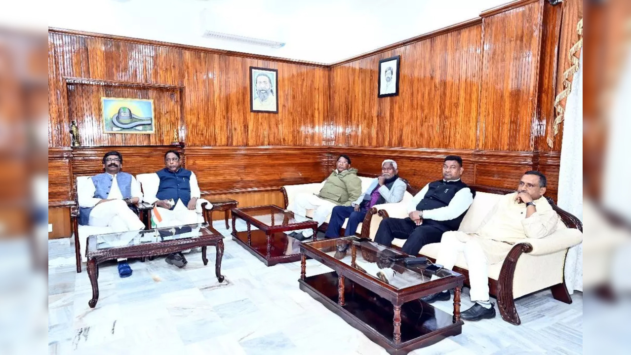 Jharkhand CM Hemant Soren Meets MLAs