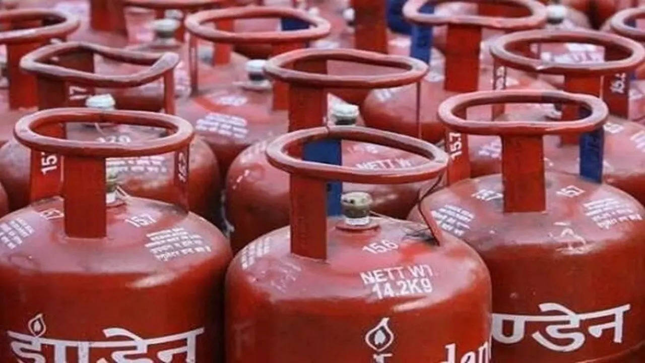 Commercial LPG Cylinder Price Hiked on Budget Day; Check Latest Rates