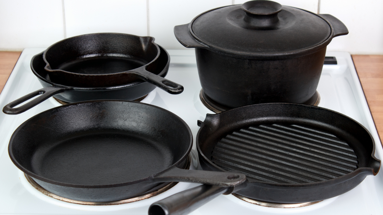 Know six tips to clean, wash and maintain cast iron utensils. Pic Credit: Canva