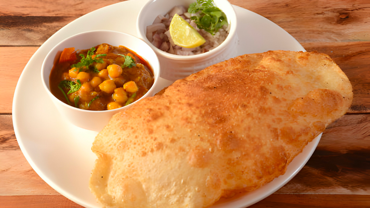 From Sitaram Diwan to Odeon Sweets:6 Best Places In Delhi To Try Chole Bhature