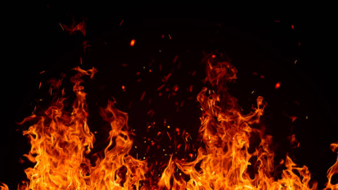 Man sets wife on fire in Delhi