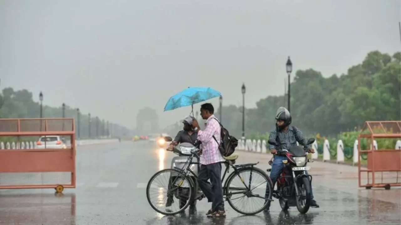 light rain delhi pti