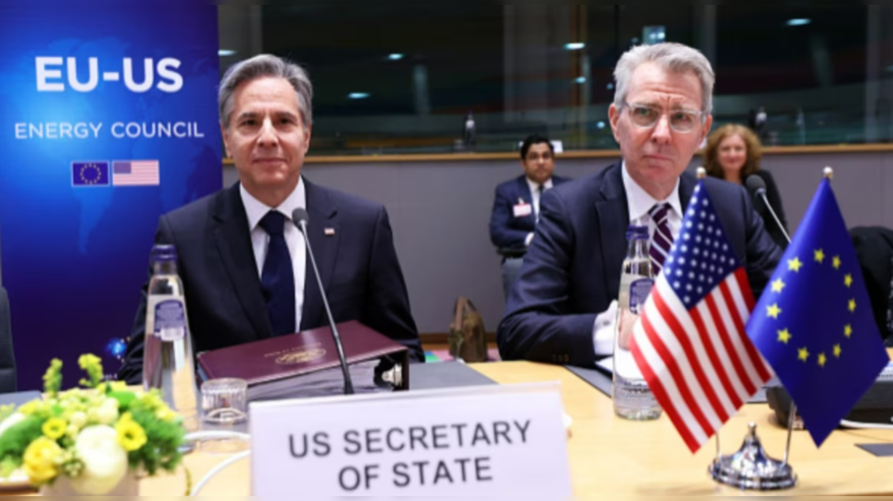 United States Secretary of State for Energy Resources Geoffrey R. Pyatt Praises India