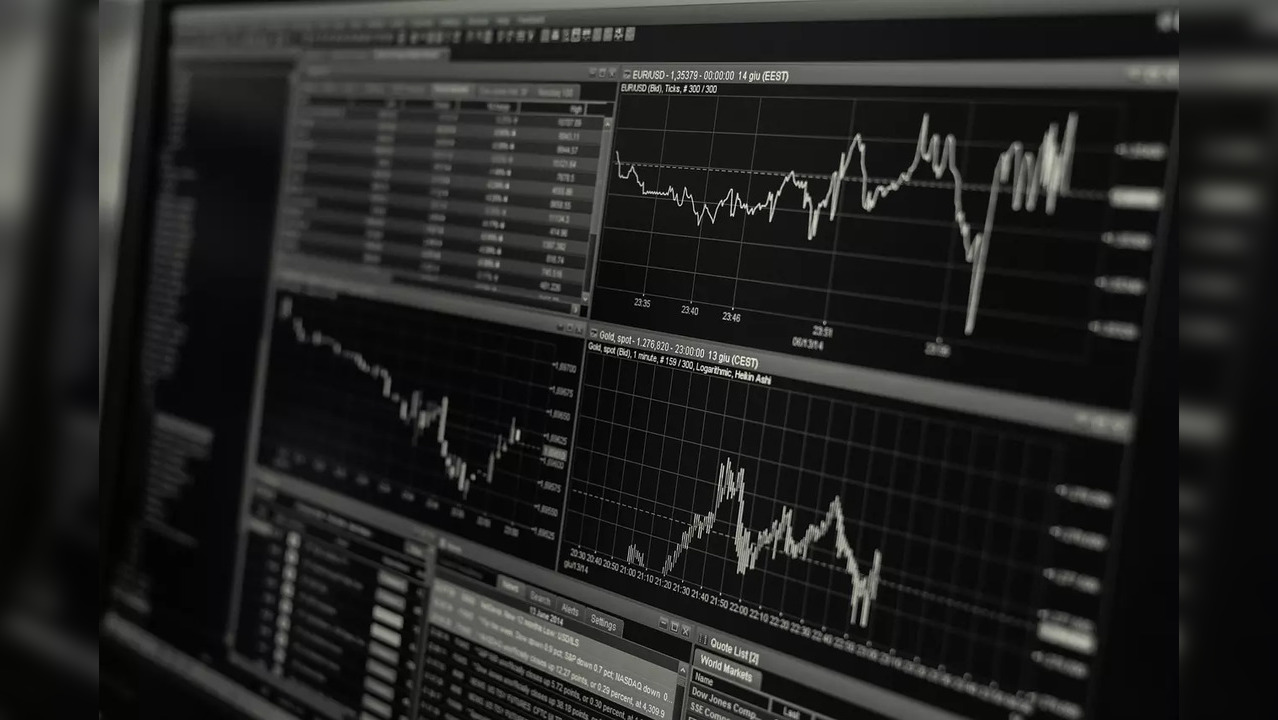 Mutual Funds vs Stocks