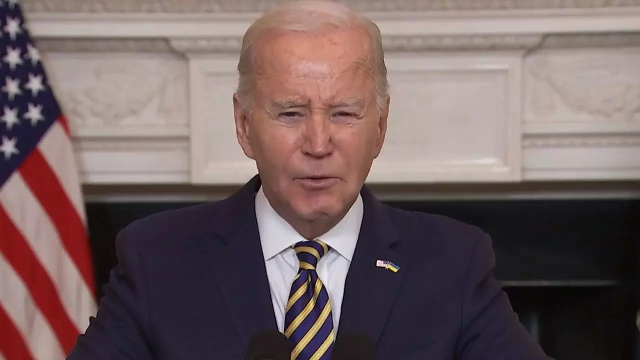 Biden Wears THIS 'Tie' To Show His Support For Ukraine During National Security Bill Address | What It Means