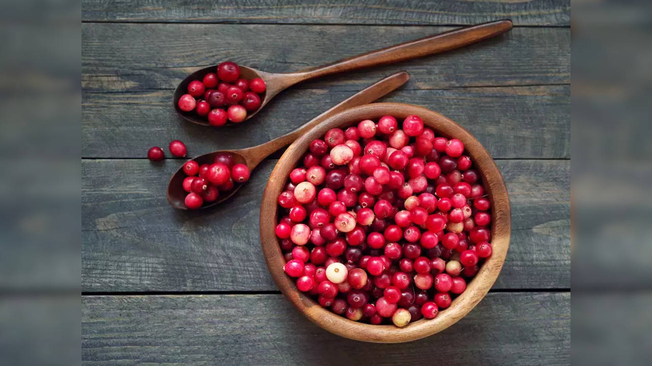 cranberry benefits cranberry juice beneficial for vaginal health and heart.