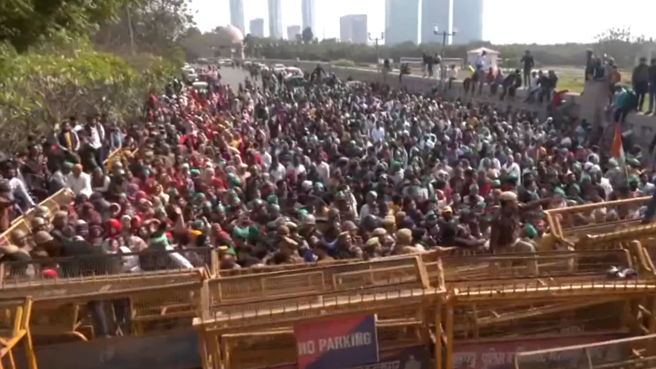 UP farmers marching towards Parliament stopped by police in Noida