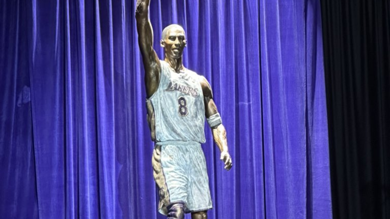 Kobe Bryant Kobe Bryant Statue Unveiled By The Lakers In Front Of The