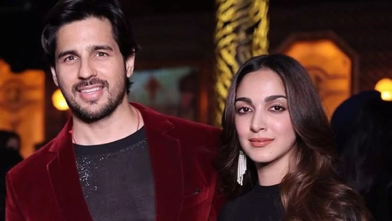 Sidharth Malhotra, Kiara Advani Twin In Black As They Attend Party In Delhi