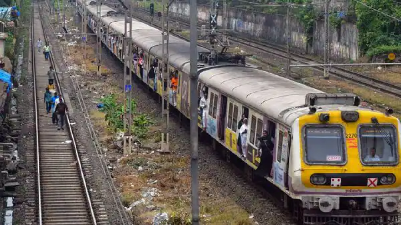 Mumbai central line train services affected