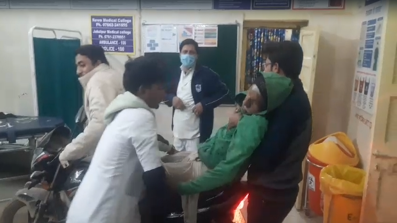 Recreating Scene From '3 Idiots', Man Rides To Hospital Emergency Ward With His Grandfather In MP